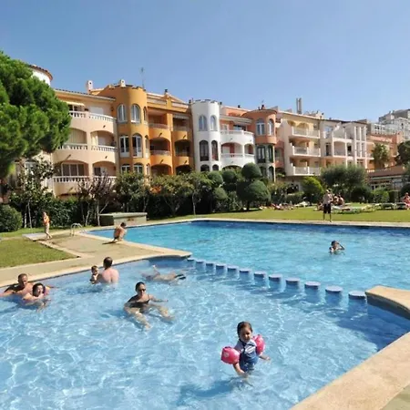 1 Chambre Climatise Avec 3 Piscines A 200 M De La Plage Apartment