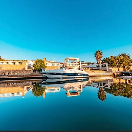 1 Chambre Climatise Avec 3 Piscines A 200 M De La Plage * Empuriabrava