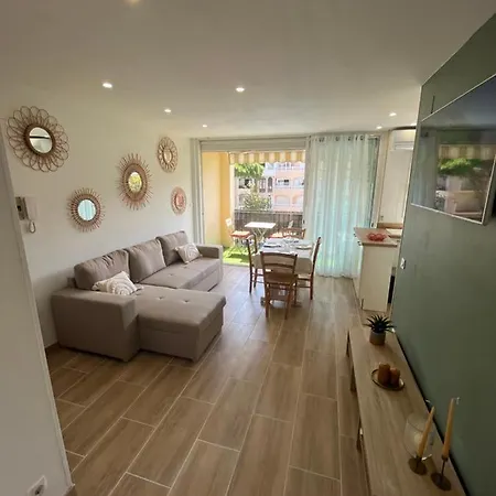 Apartment 1 Chambre Climatise Avec 3 Piscines A 200 M De La Plage Empuriabrava