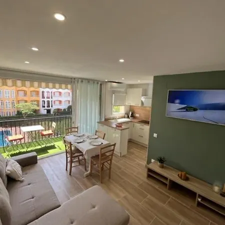 Apartment 1 Chambre Climatise Avec 3 Piscines A 200 M De La Plage *