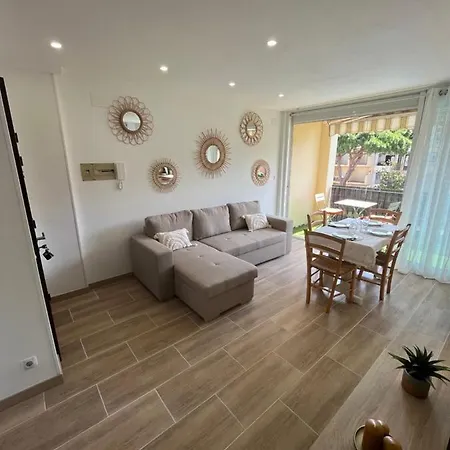 Apartment 1 Chambre Climatise Avec 3 Piscines A 200 M De La Plage *