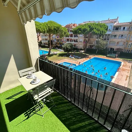 1 Chambre Climatise Avec 3 Piscines A 200 M De La Plage Apartment *